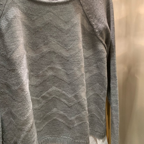 Beautiful sweater AB Studio in gray color and has silver tone .size : large. - Picture 12 of 13
